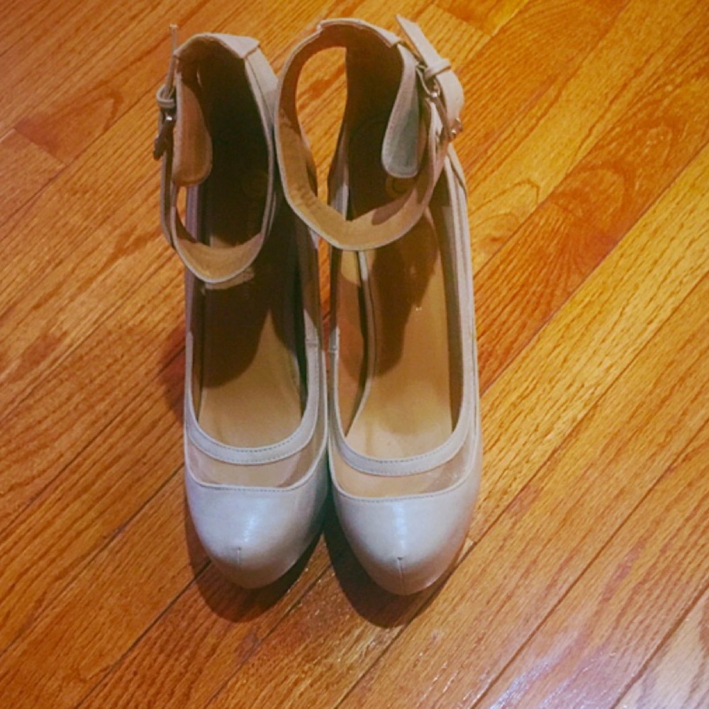CHase & Chloe fabulous Heels. Size 10.